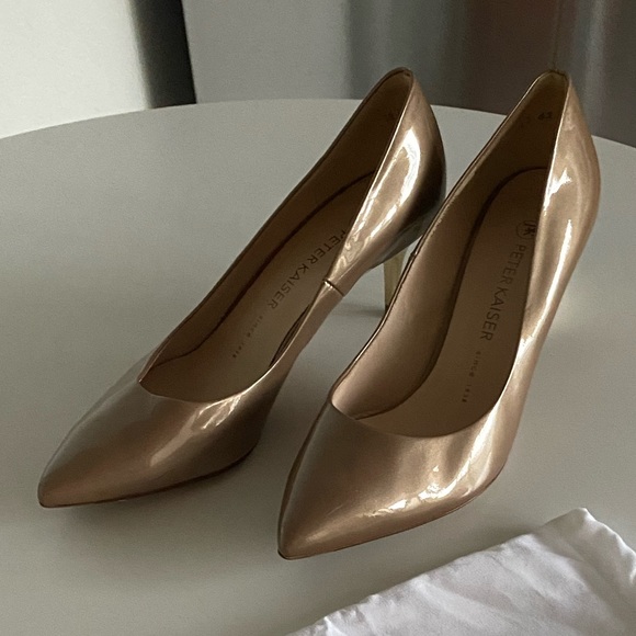 Peter Kaiser nude shimmery heels size 8 - Picture 2 of 2